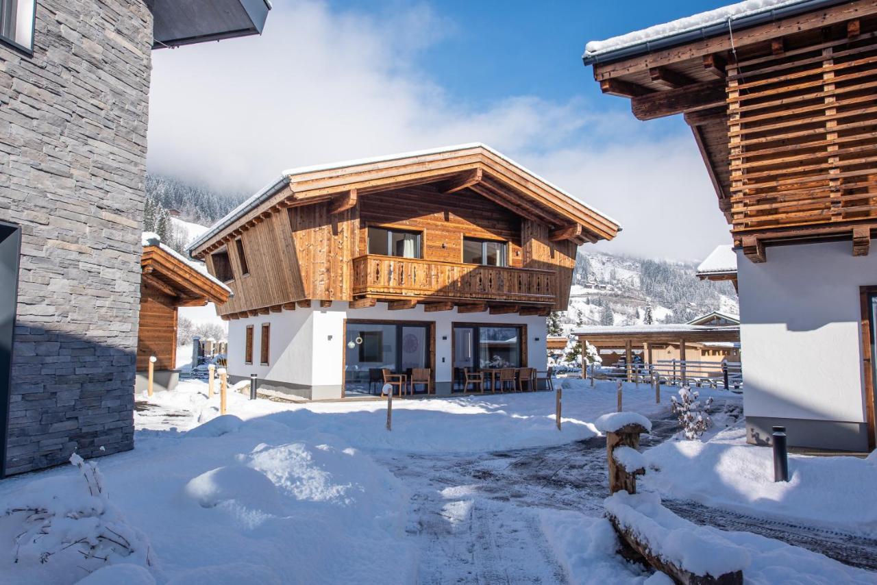 Chalet's DAS DORF Wald im Pinzgau Exterior foto